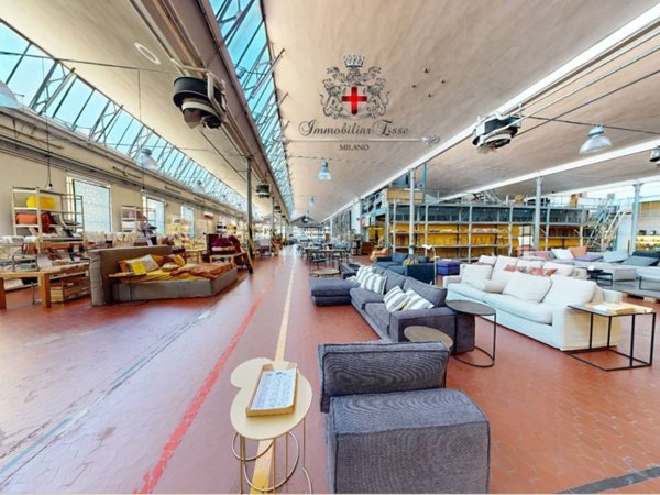 negozio in vendita a Milano in zona Adriano