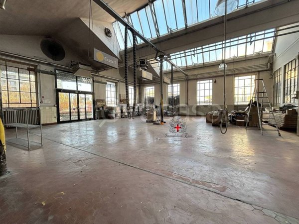 negozio in vendita a Milano in zona Crescenzago