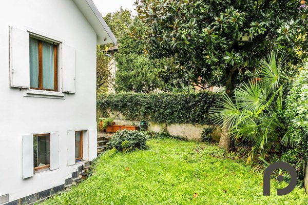 casa indipendente in vendita a Milano in zona Isola