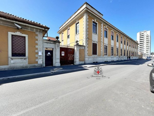 ufficio in vendita a Milano in zona Crescenzago