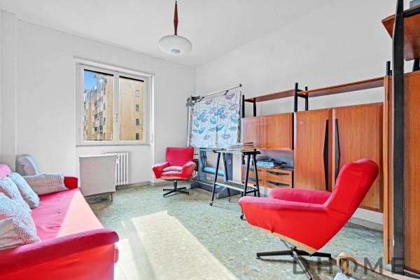 appartamento in vendita a Milano in zona Lorenteggio