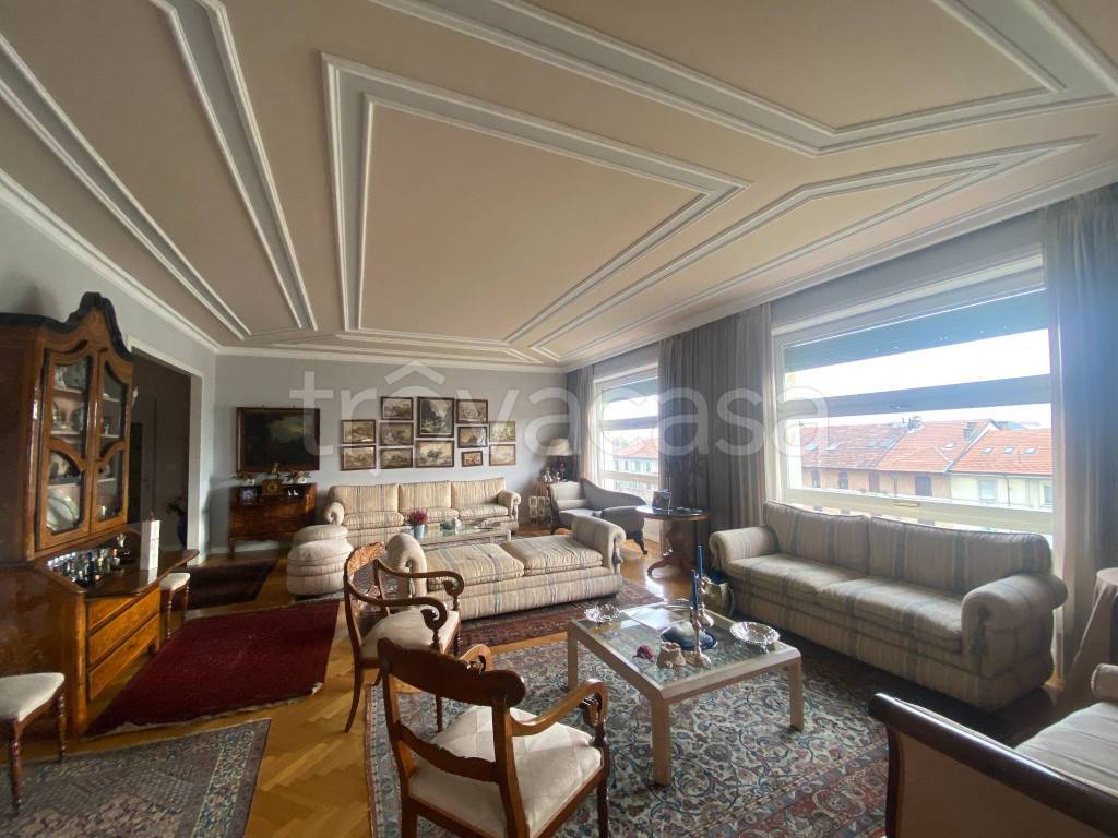 appartamento in vendita a Milano in zona Sempione