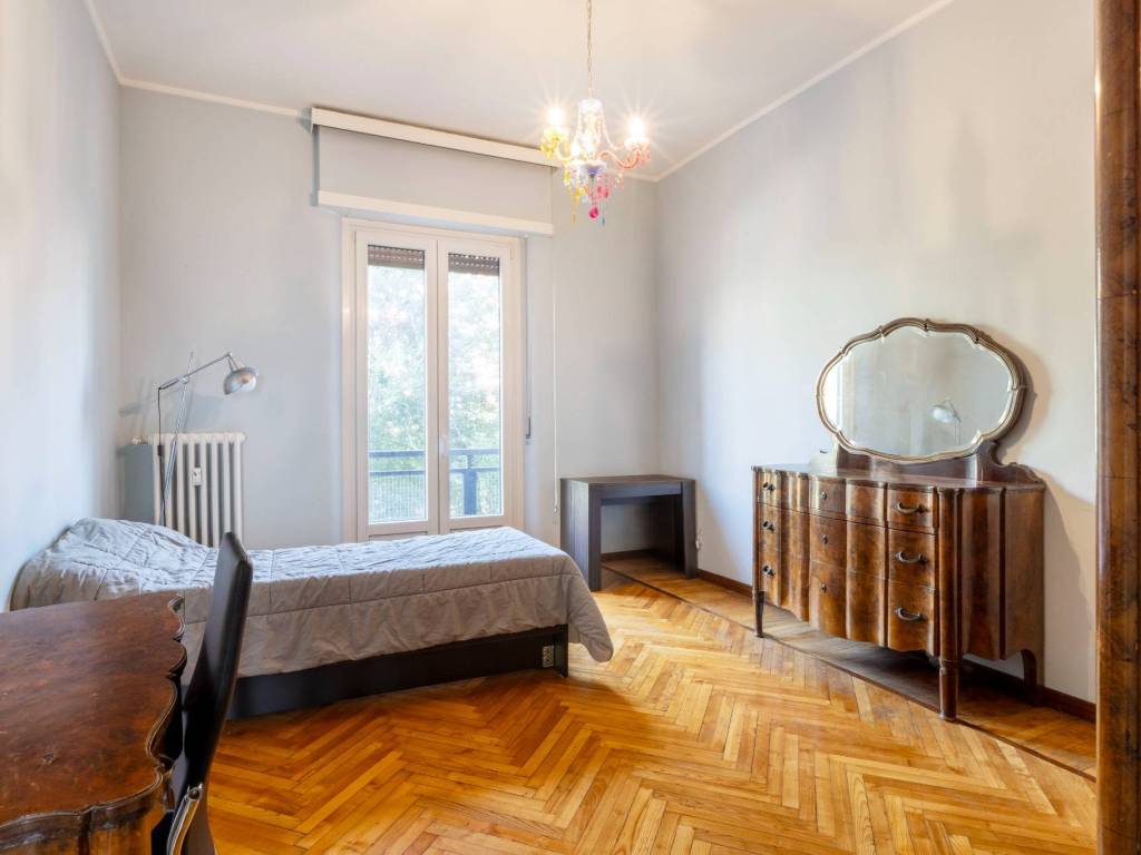 appartamento in vendita a Milano in zona Guastalla