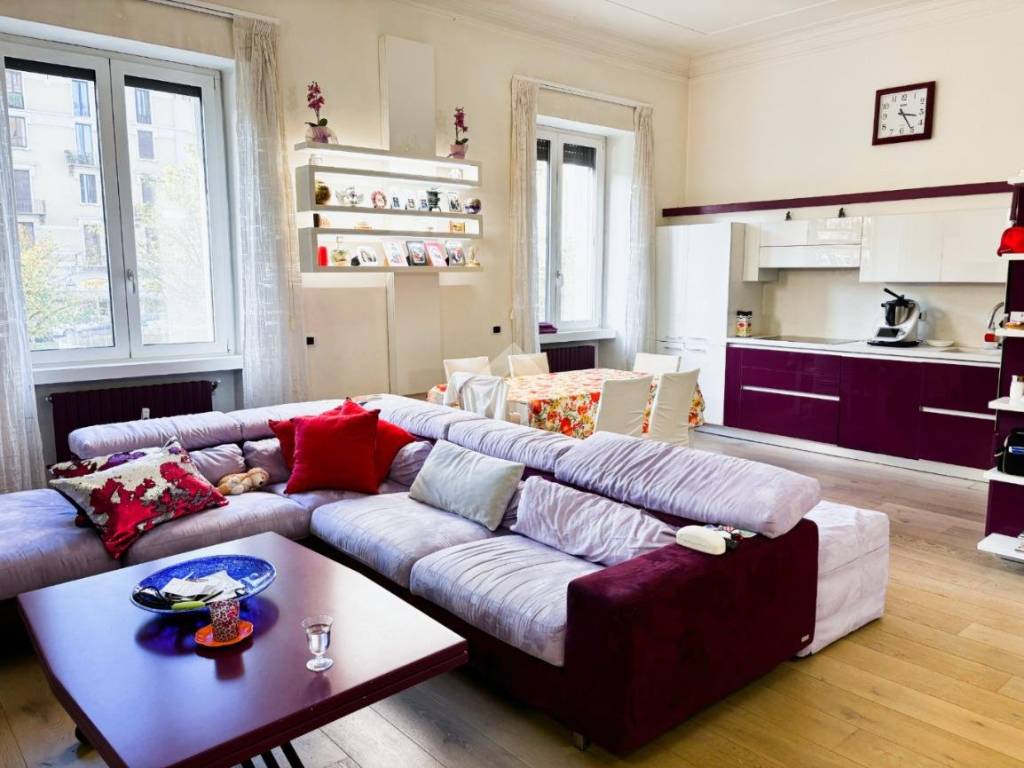 appartamento in vendita a Milano in zona Centro Direzionale