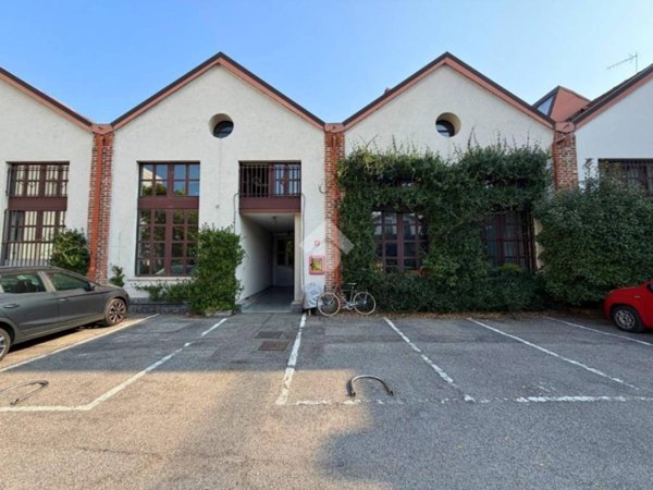 appartamento in vendita a Milano in zona Bovisa