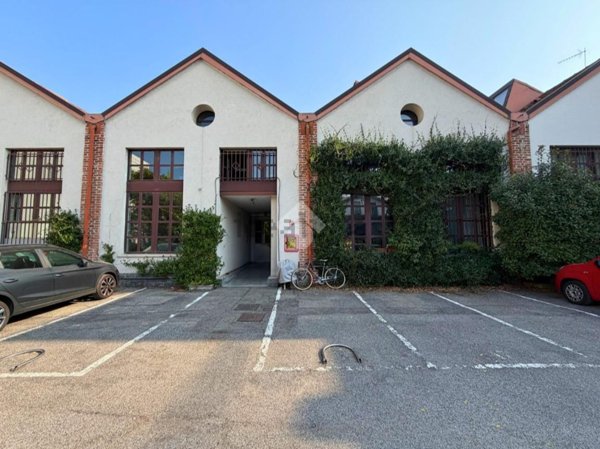 appartamento in vendita a Milano in zona Bovisa