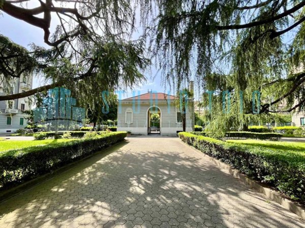 appartamento in vendita a Milano in zona Lambrate