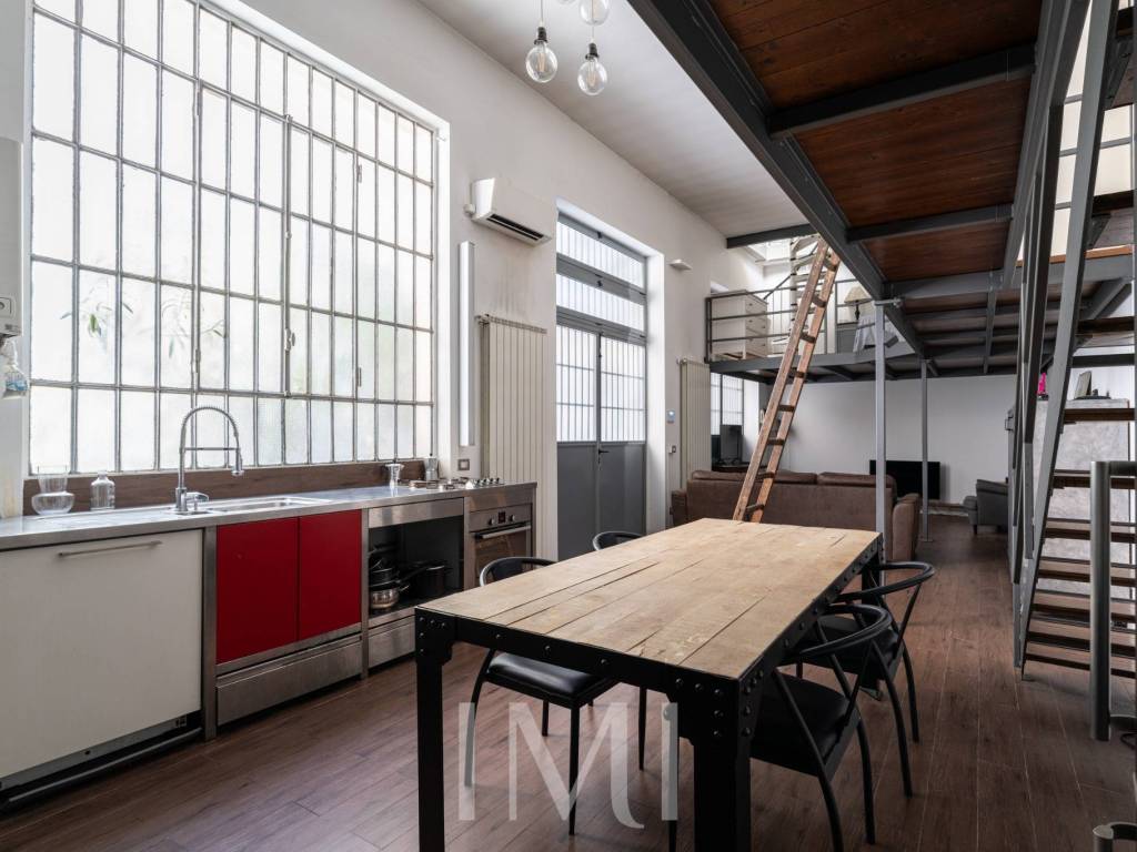 appartamento in vendita a Milano in zona Isola