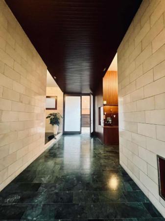 negozio in vendita a Milano in zona Cadorna