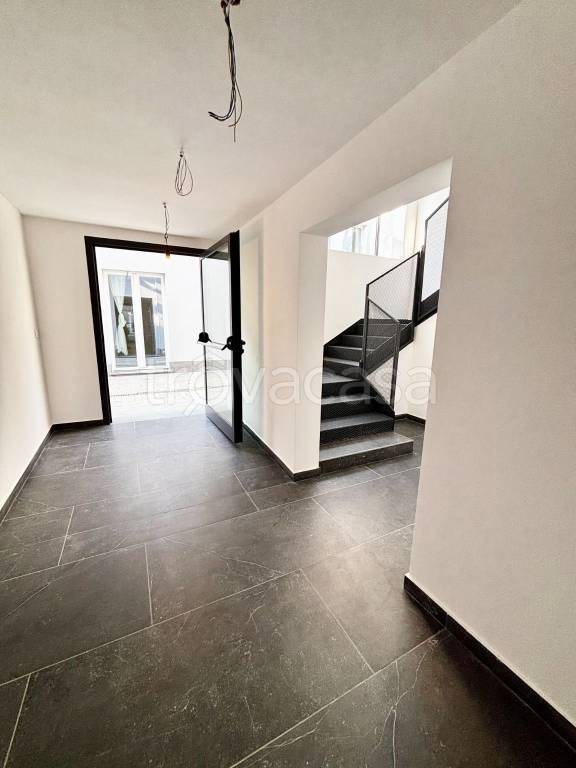 appartamento in vendita a Milano in zona Cascina dei Pomi