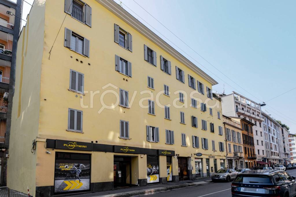 appartamento in vendita a Milano in zona Sempione