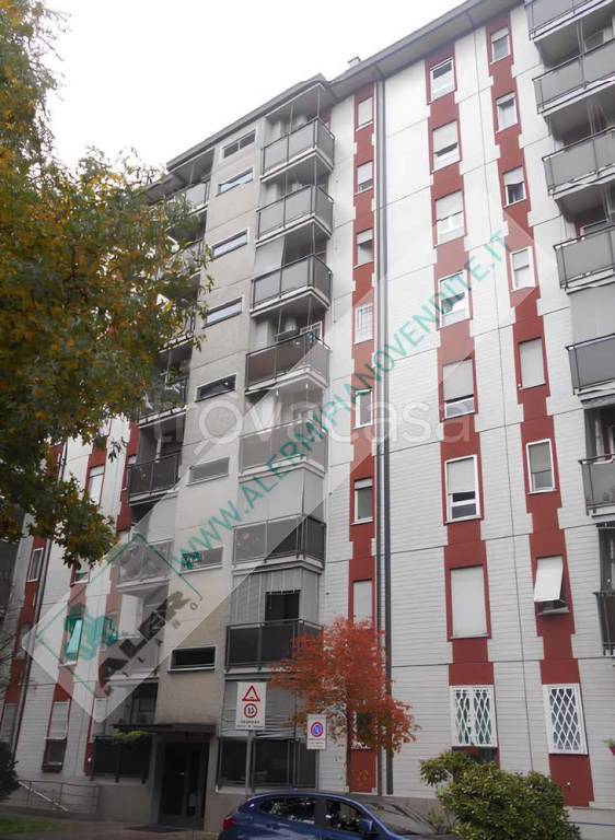appartamento in vendita a Milano in zona Gallaratese