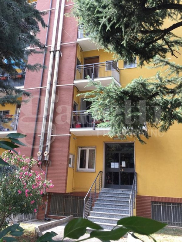 appartamento in vendita a Milano in zona Famagosta