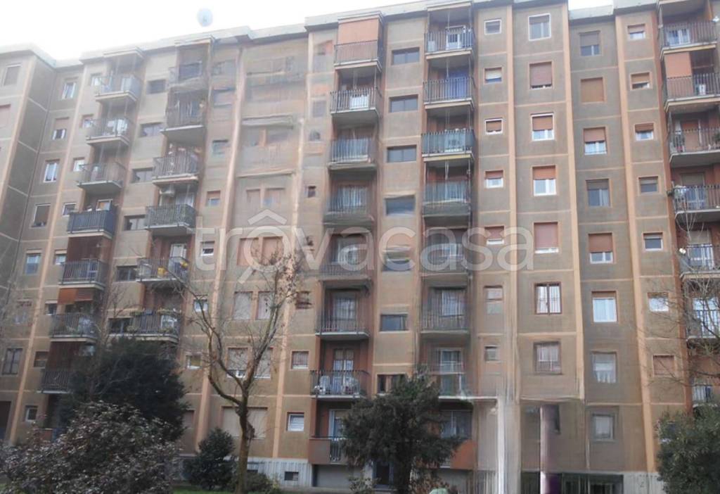 appartamento in vendita a Milano in zona Gallaratese