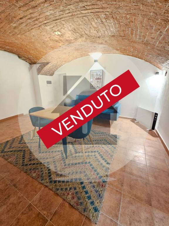 locale commerciale in vendita a Milano