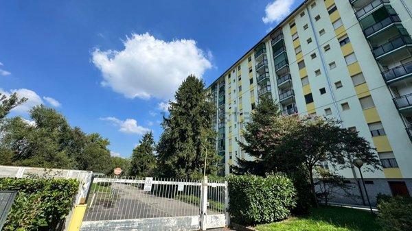 appartamento in vendita a Milano in zona Gallaratese