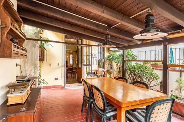 appartamento in vendita a Milano in zona Bocconi