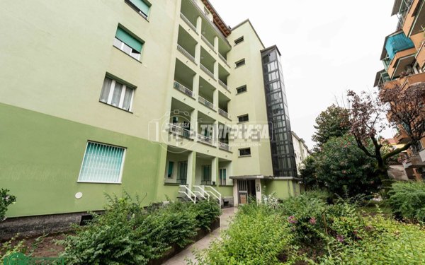 appartamento in vendita a Milano in zona Gorla