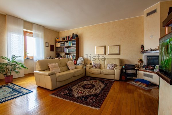 appartamento in vendita a Milano in zona Porta Vittoria