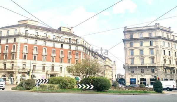 appartamento in vendita a Milano in zona Sempione
