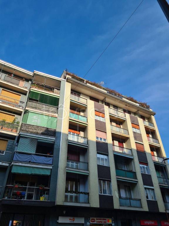 appartamento in vendita a Milano in zona Baggio