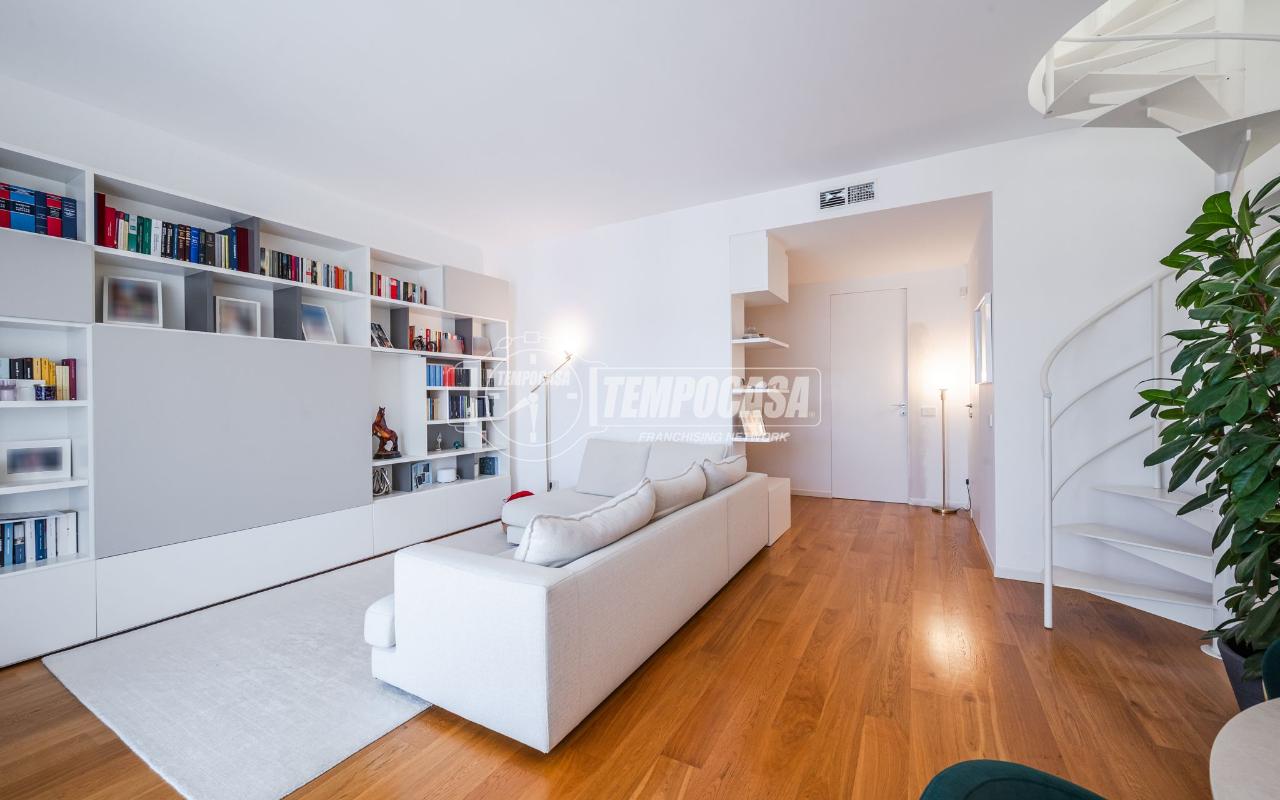 appartamento in vendita a Milano in zona Vigentino