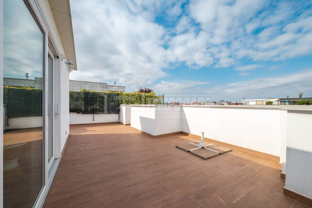 appartamento in vendita a Milano in zona Vigentino