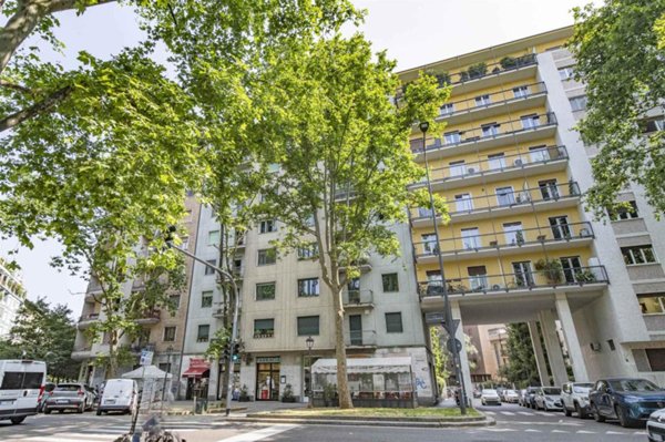 appartamento in vendita a Milano in zona Sempione