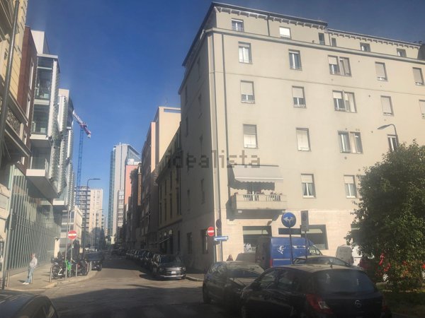 appartamento in vendita a Milano in zona Porta Nuova
