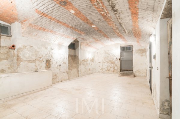 negozio in vendita a Milano in zona Bocconi