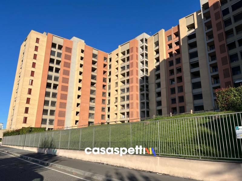 appartamento in vendita a Milano in zona Adriano