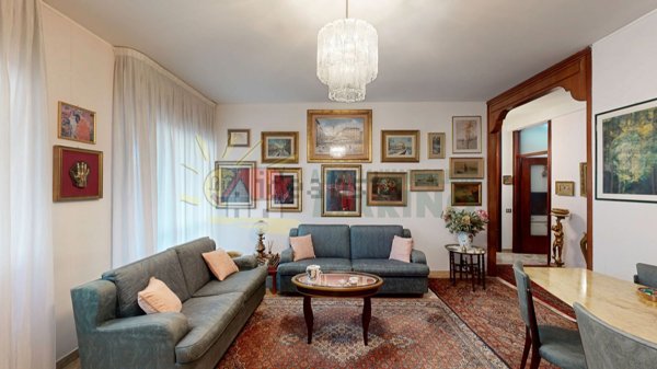 appartamento in vendita a Milano in zona Città Studi