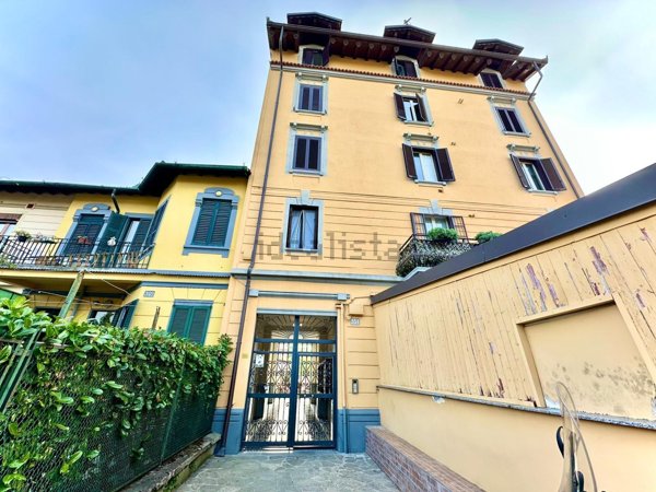 appartamento in vendita a Milano in zona Gallaratese