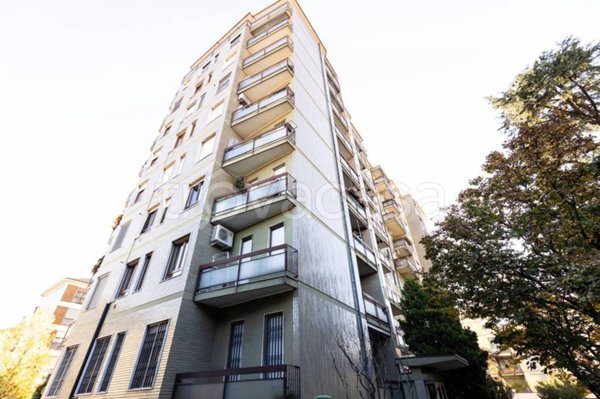 appartamento in vendita a Milano in zona Gorla