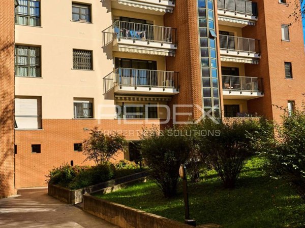 appartamento in vendita a Milano in zona Adriano