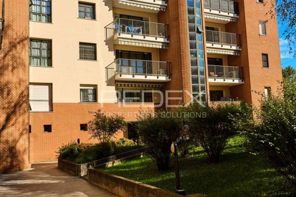 appartamento in vendita a Milano in zona Adriano
