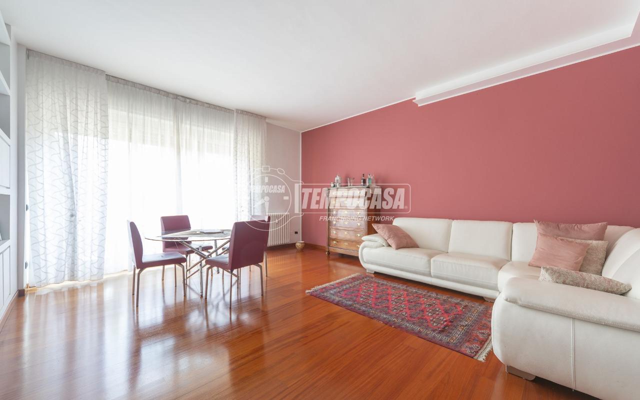 appartamento in vendita a Milano in zona Casoretto