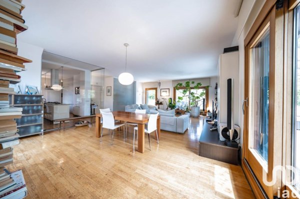 appartamento in vendita a Milano in zona QT8