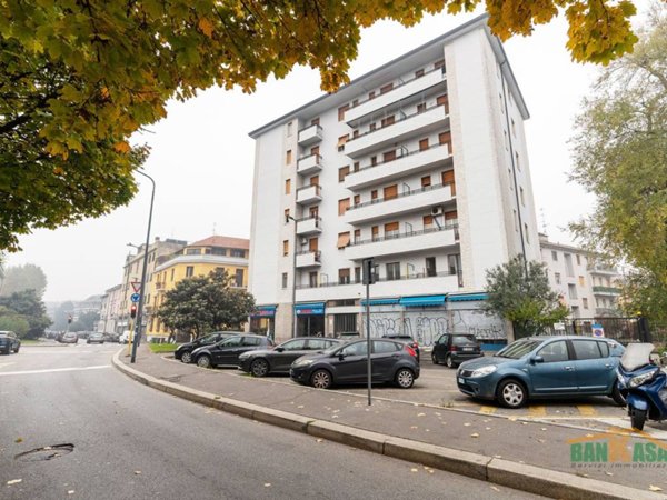 appartamento in vendita a Milano in zona Niguarda