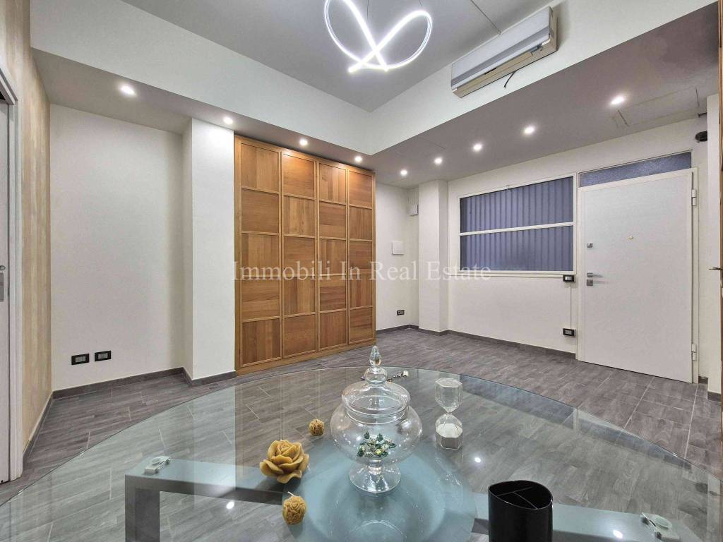 ufficio in vendita a Milano in zona Porta Venezia