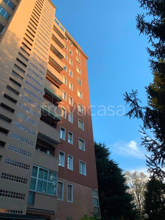 appartamento in vendita a Milano in zona QT8