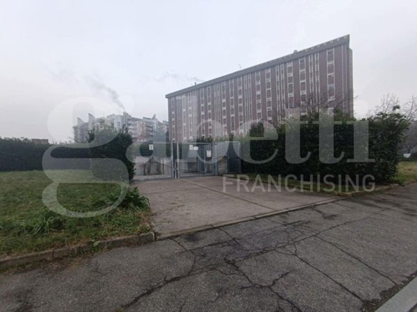 casale in vendita a Milano in zona Garegnano