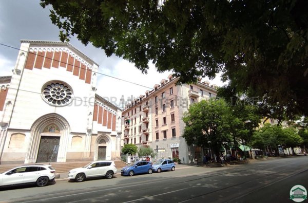appartamento in vendita a Milano in zona XXII Marzo
