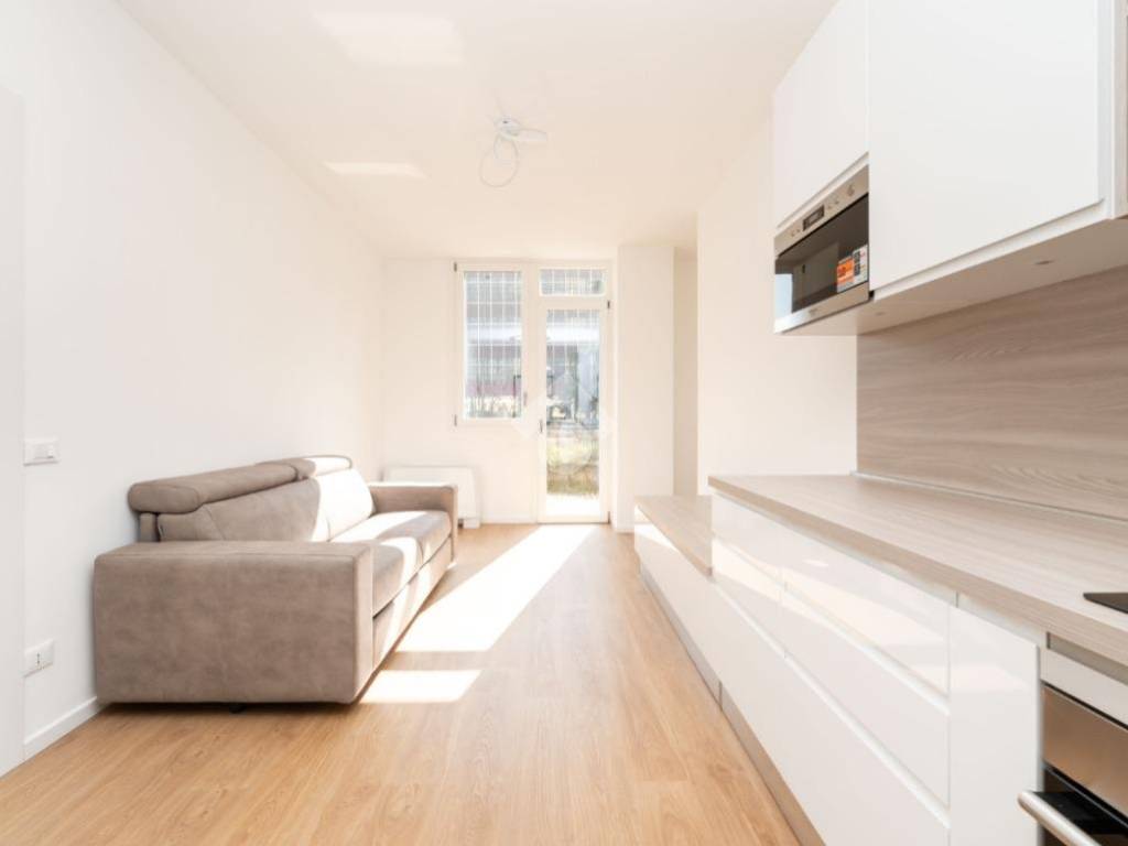 appartamento in vendita a Milano in zona Vigentino