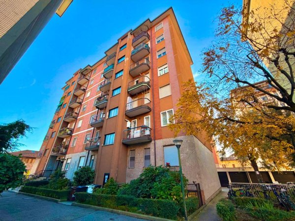 appartamento in vendita a Milano in zona Barona