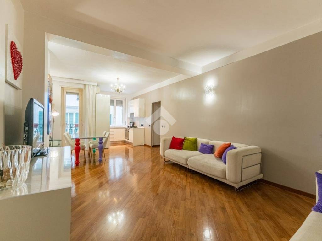 appartamento in vendita a Milano in zona Porta Nuova