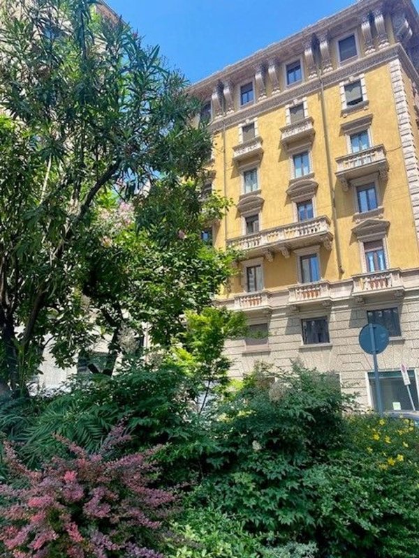appartamento in vendita a Milano in zona Porta Vittoria