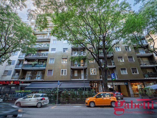 locale commerciale in vendita a Milano in zona Città Studi