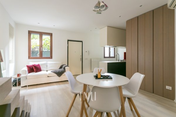 appartamento in vendita a Milano in zona Conchetta