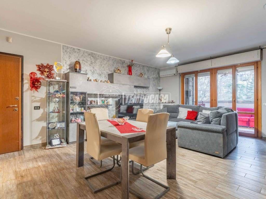 appartamento in vendita a Milano in zona Ronchetto delle Rane